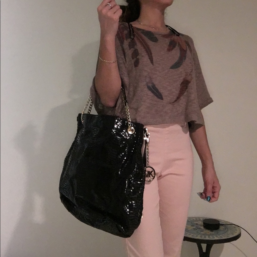 MK bag/purse/satchel/crossbody - Picture 8 of 8